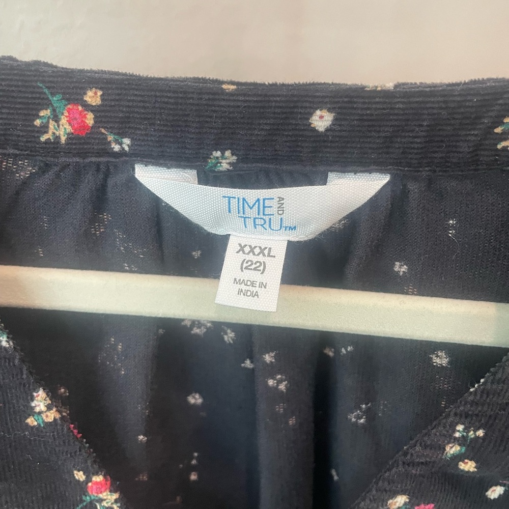 Time and Tru Black Floral Corduroy Blouse - Picture 3 of 4